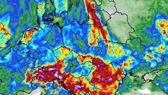 Będą silne ulewy. Oberwania chmury podtopią domy i drogi. Opady wystąpią coraz częściej