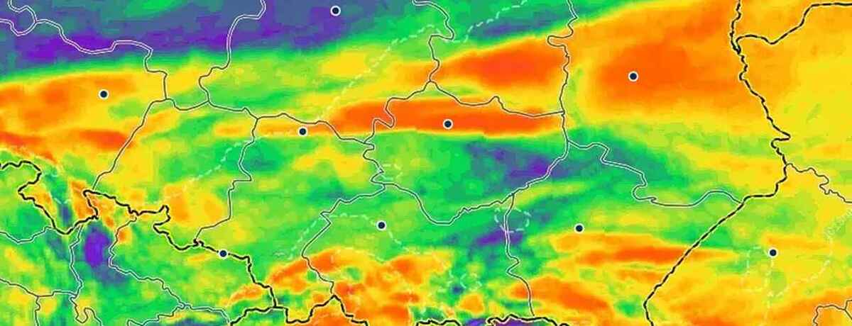 Noc przerwą burze. Będą ulewy z gradem i wichurami. Błyskawice zakłócą sen w tych regionach