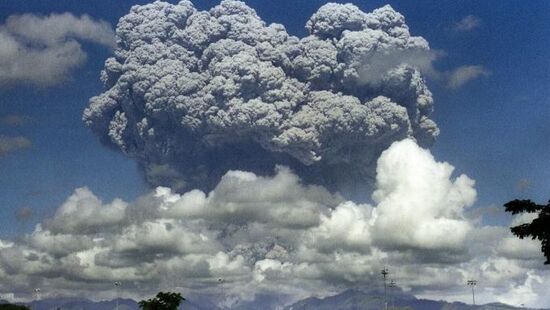 Geoinżynierią chemiczną chcą przyciemnić Słońce i ograniczyć globalne ocieplenie