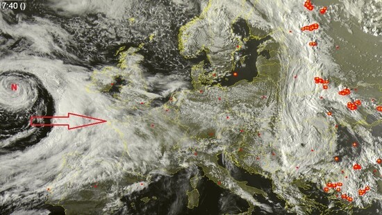 Pięknie ukształtowany niż Yukon w pobliżu Wysp Brytyjskich i Francji. W Polsce przyniesie opady w czwartek 09.05